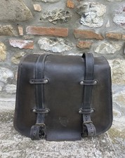 Vecchia borsa per moto in cuoio