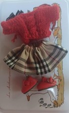 Maglioncino, gonna e scarpine