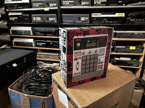 Akai professional mpc sample - akai,