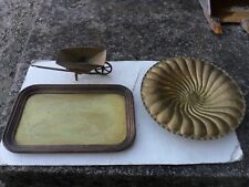 LOTTO STOCK 3 VECCHI OGGETTI IN OTTONE VASSOIO CENTROTAVOLA CARRIOLA - VINTAGE