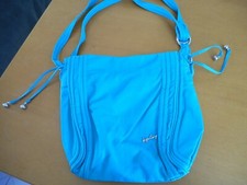 Borsa Kipling modello Blenny colore verde smeraldo