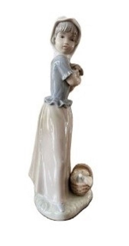 Nao bambina con cucciolo - , di