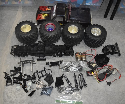 Raro kyosho usa - raro, monster