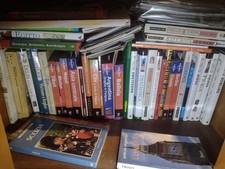 Viaggio: Guide Lonely Planet e molto altro (prezzo medio per ciascuno)