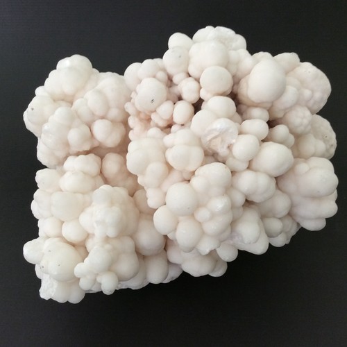 White aragonite botryoidal