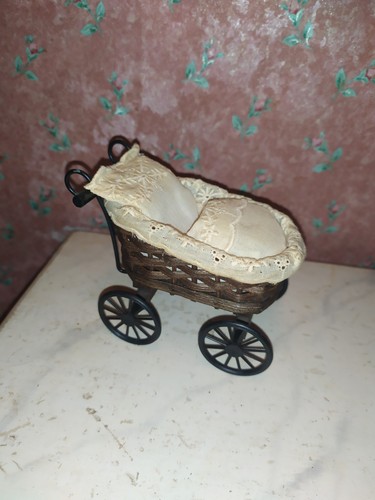 Passeggino per bambole