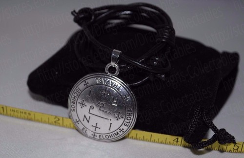 Collana con ciondolo talismano