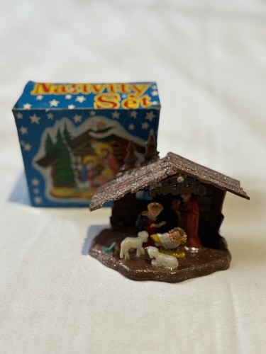 Vintage plastic nativity scene - plastic,