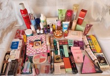 Lotto 78 articoli Makeup