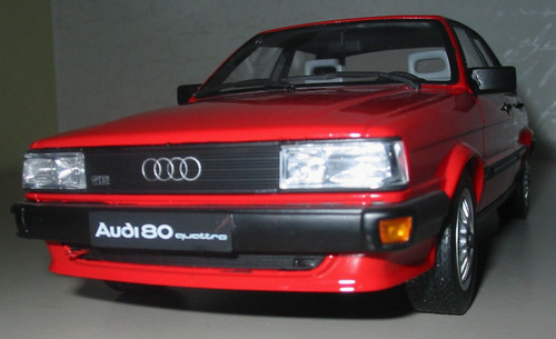 Modellino auto ottomobile - 1:18,