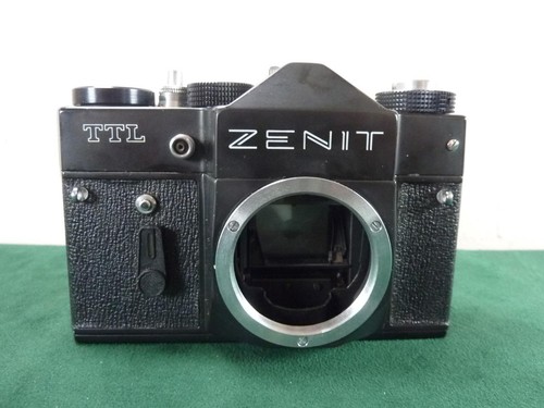 Macchina fotografica zenit - macchina, ttl