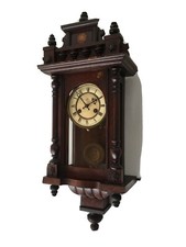 Antico orologio a pendolo