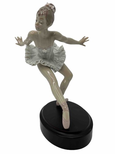 Lladro curtain call posed - ,