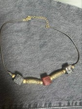 Collana dal design unico
