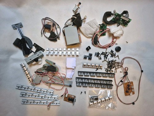 Joblot ricambi tastiera - di,