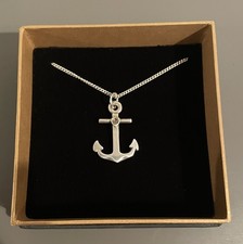 Raro ciondolo ancora Bloody