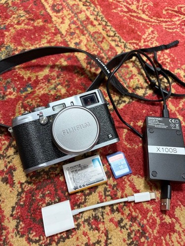 Fotocamera digitale compatta
