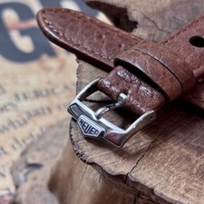 Fibbia Heuer Autavia marrone