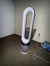 Dyson with controler used it - ,