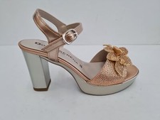 Donna Serena Sandali Donna Con