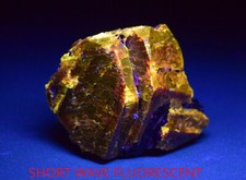 Zircone fluorescente naturale