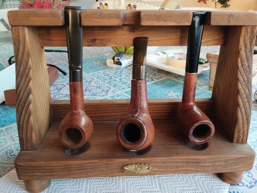 Lotto tre pipe con - pipe, espositore