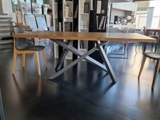 Tavolo in legno massello con