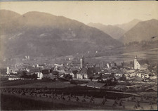 Ville de montagne (à
