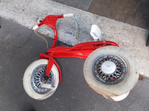 Giocattolo latta triciclo - ,