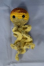 Polipo uncinetto, neonato e prematuri, sfumato beige, cotone,occhi sicurezza.