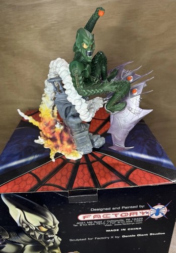 Green goblin statue 1023 2500 - goblin,