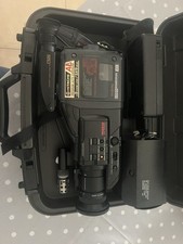 Videocamera Hitachi AE. Program Auto Exposure X8 Zoom Lens/SX9 Head