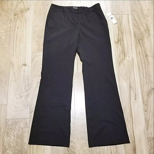 Pantaloni svasati moderni