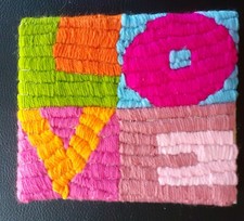 QUADRO RICAMO A MANO CONTELAIO TITOLO DELL'OPERA"OMAGGIO A BOETTI"4 LETTERE LOVE