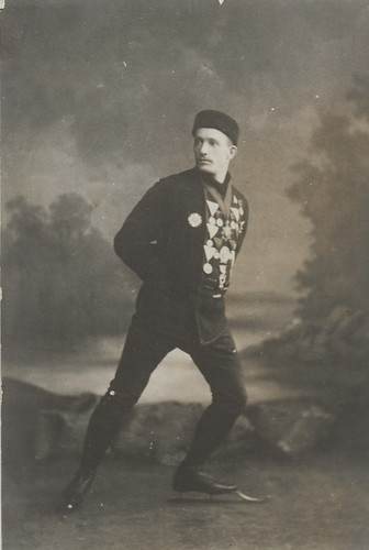 Uomo con ordine - ak,