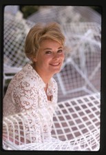 Hope Lange servizio