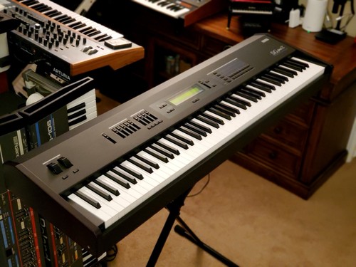 Must see korg sg pro - korg,