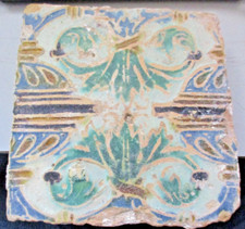RIGGIOLA PIASTRELLA maiolica decoro mano floreale - GENOVA XVI° secolo