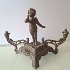 Bronzo con putto alato