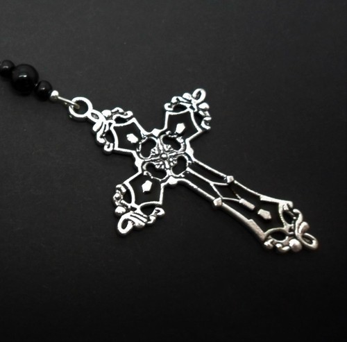 Una grande collana catena - una,
