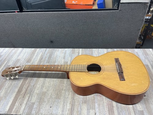 Chitarra classica acustica