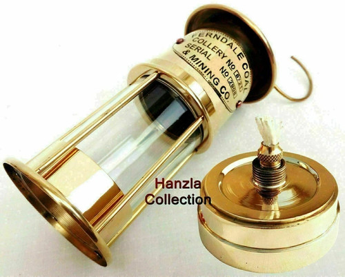 Antica lampada olio - olio, lanterna