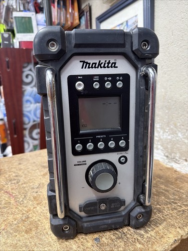 Makita xrm02 18v lxt radio - 18v,