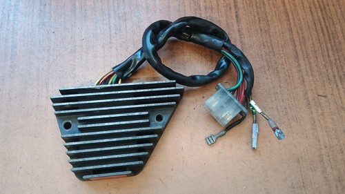 Regolatore raddrizzatore
