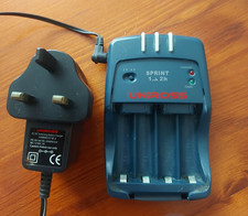 Caricabatteria Uniross Sprint AAB03004 Caricabatterie AA e AAA