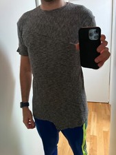 T-shirt Bershka Poco usata, buone condizioni, taglia S, colore grigio