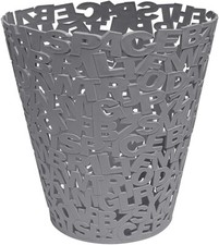 Balvi Cestino getta carta