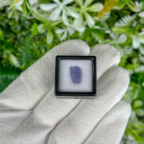 Cristallo grezzo tanzanite - di,