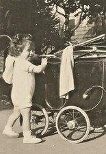 B - Foto Photo Fotografia 1936 - Bimba con Carozzina