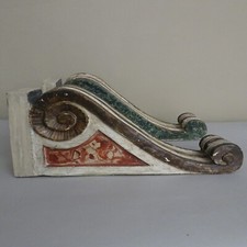 Antichi fregi in legno laccato